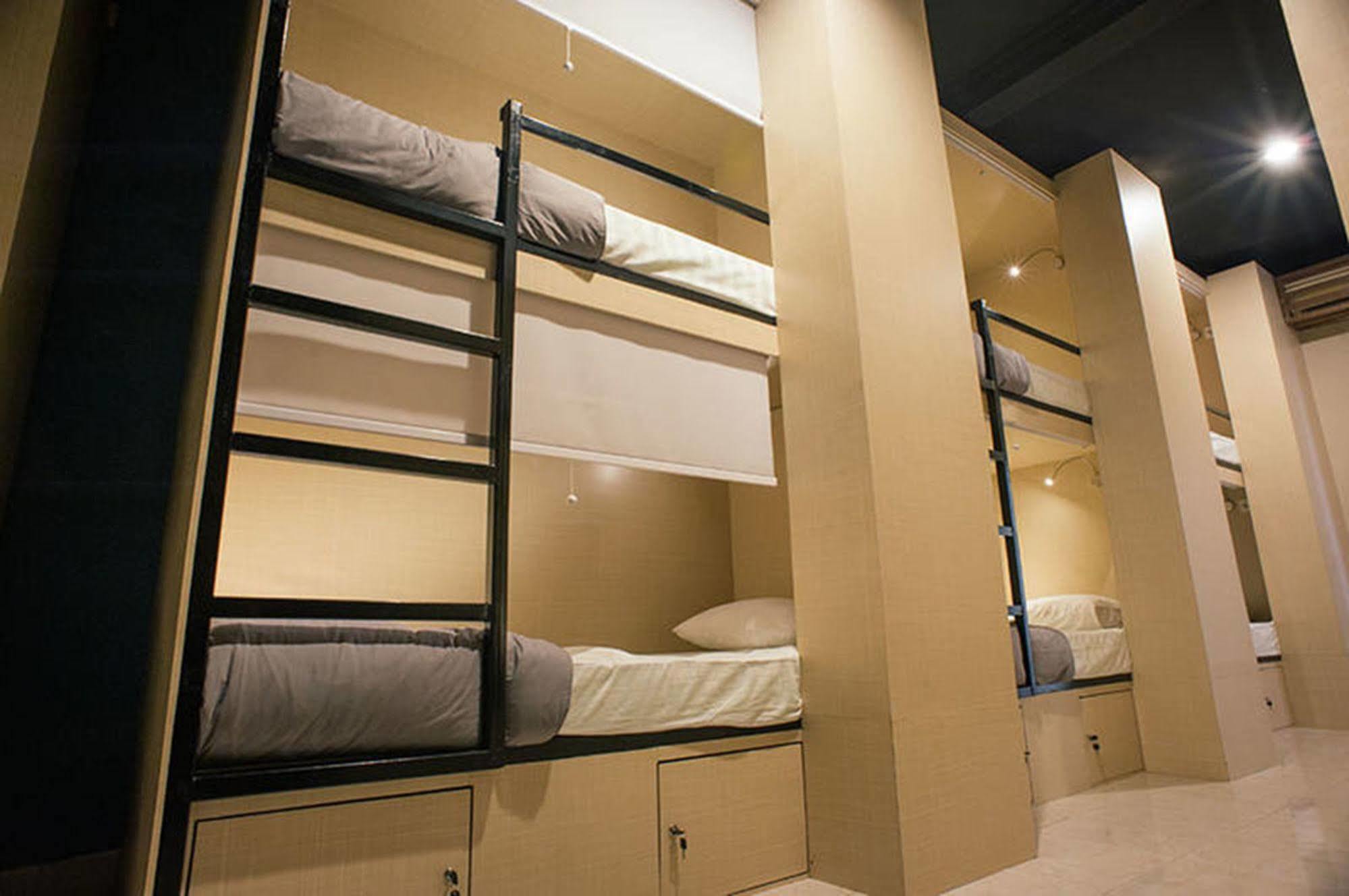 Bedplus Backpacker Kuta Legian Kültér fotó